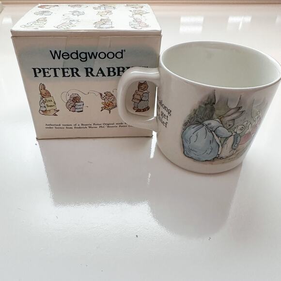 Wedgwood Peter Rabbit Ceramic Mug and Book 2 Piece Collectable Classic - Picture 7 of 15